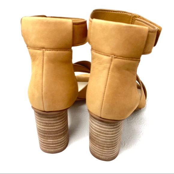 New VINCE CAMUTO Jachita leather sandals 8W tan - Picture 5 of 8